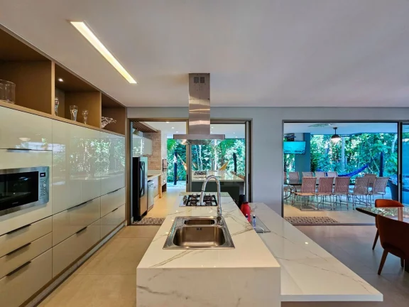 Imagem Residência de Luxo à Venda na Riviera de São Lourenço Módulo 17: 7 Quartos, 7 Suítes e 594m² de Pura Sofisticação!