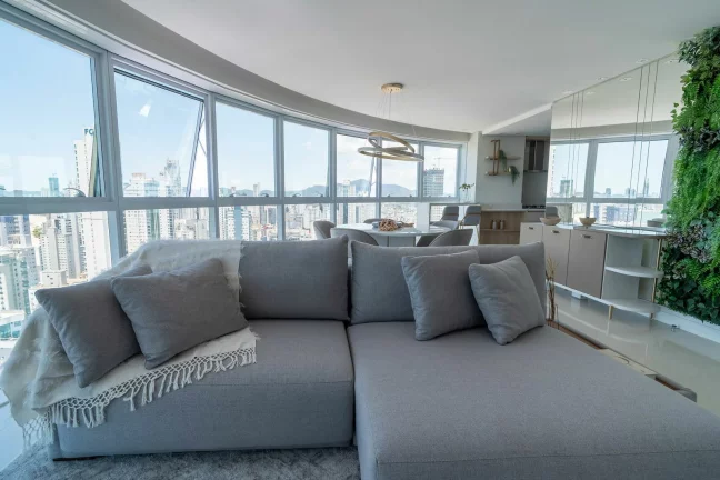 Imagem Apartamento com 4 dormitórios à venda sendo 2 suítes, 131.77 m² por - R$ 6.700.000,00 - Centro - Bal. Camboriú/SC