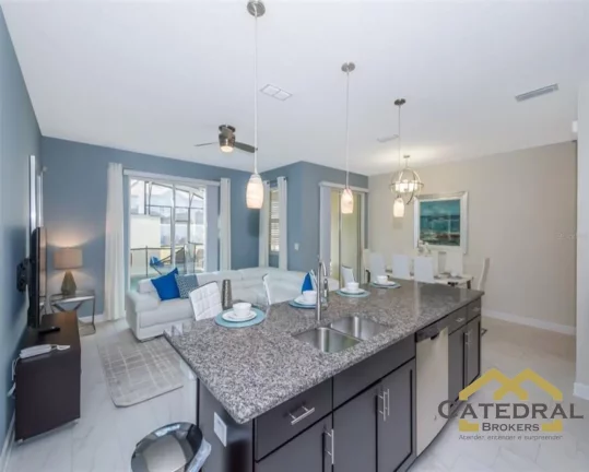 Imagem Casa com piscina totalmente mobiliada por US$550.000,00 (Dólar Americano) em Kissimmee - Flórida/EUA