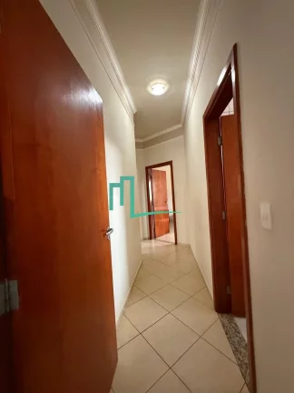 Imagem Espetacular Casa à Venda em Franca-SP: 3 Quartos, 1 Suíte, 1 Sala, 3 Banheiros, 3 Vagas de Garagem, 200m² de Área.