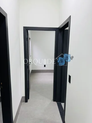 Imagem Casa para venda em Rio Verde-GO, no Jardim Europa: 3 quartos, 1 suíte, 1 sala, 2 banheiros, 2 vagas, 82m²