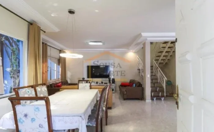 Imagem Sobrado mobiliado com 288 m² de área total. Possui 4 dormitórios, sendo 1 suíte, 3 banheiros. Am...