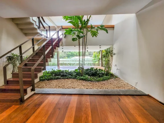 Imagem Excelente casa em rua fechada, com monitoramento 24 horas, ao lado do Clube Paineiras. Essa casa mod...