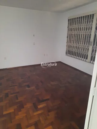 Imagem Excelente casa de três dormitórios em ótima localização