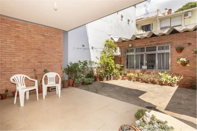 Imagem Casa à venda no bairro Três Figueiras - Porto Alegre/RS