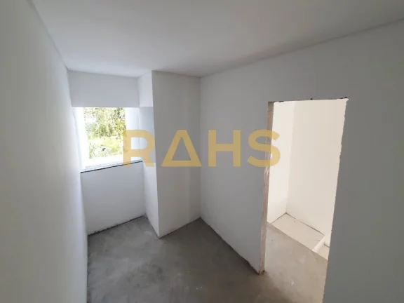 Imagem Encante-se com essa oportunidade única! Espaçosa vaga para 2 carros, 5m de abertura e 13m de fundo...