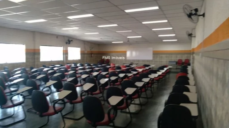 Imagem Prédio comercial com 2618m2 em São Miguel