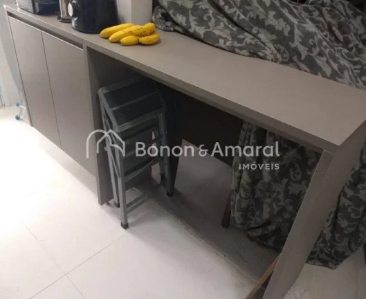 Imagem Apartamento de 57m² completo em armários planejados e com ar condicionado na sala e nos quartos. S...