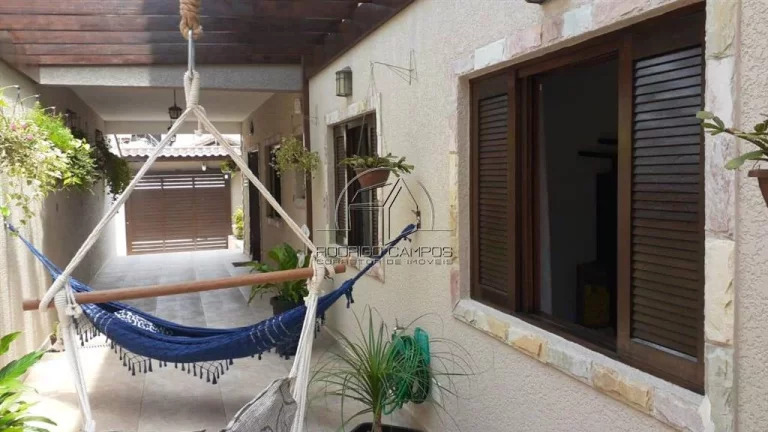 Imagem Espaçosa Casa Sobrado 5 Quartos Centro Peruíbe SP à Venda