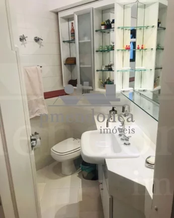 Imagem Apartamento reformado em Perdizes com 4 quartos (2 suítes) e 3 vagas