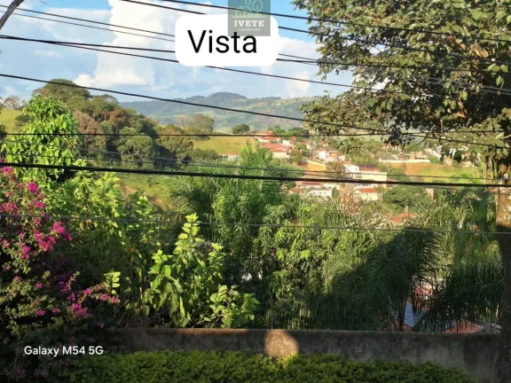 Imagem Oportunidade Única: Casa Espaçosa na Cidade de Socorro, SP