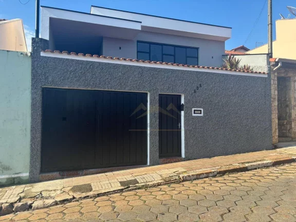Imagem Casa com 4 dormitórios à venda, 231 m² por R$ 1.200.000,00 - Centro - Tatuí/SP