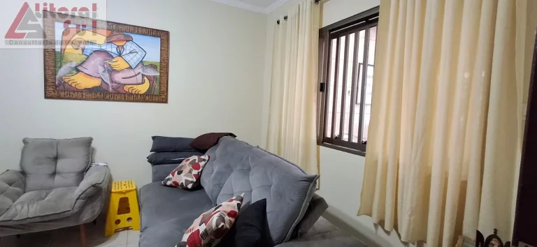 Imagem Imperdível Residência à Venda em Praia Grande-SP, Tupi: 2 Quartos, 1 Sala, 2 Banheiros, 2 Vagas,