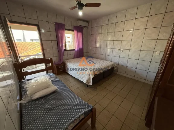 Imagem Casa semimobiliada no Gravatá com 5 dormitórios, sendo 1 suíte com 336m² de terreno a venda pela Imobiliária Adriano Carpes