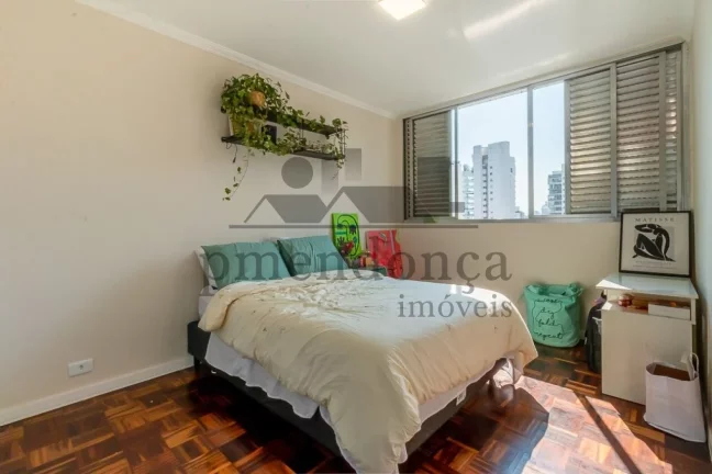 Imagem Apartamento reformado na Rebouças, excelente para morar ou investir!