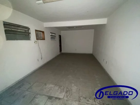 Imagem DELGADO aluga SALAS COMERCIAIS com 30m2 de frente para AV 22 DE MAIO - Centro - Itaborai-RJ.