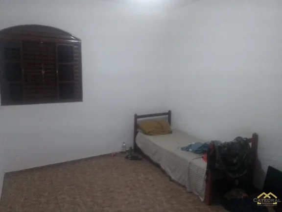 Imagem Casa térrea em localização privilegiada na Vila Arens