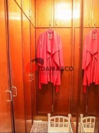 Imagem Sobrado à venda 3 Quartos, 3 Suites, 4 Vagas, 245M², Cerâmica, São Caetano do Sul - SP
