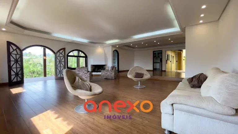 Casa a venda em Blumenau no bairro Vila Nova com 5 dormitórios.