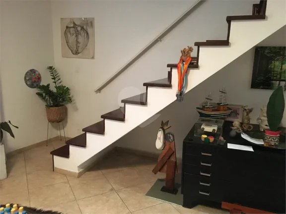Imagem Casa à venda ou para alugar com 3 quartos, sendo 1 suíte, em Alto da Lapa, São Paulo - SP