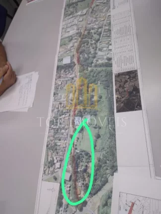 Imagem GRANDE OPORTUNIDADE PARA INVESTIDORES — TERRENO ESTRATÉGICO À VENDA EM SÃO JOSÉ! Área de 7.300 m² disponível na Via Cambuí — uma das regiões que mais cresce em São José! Coloque seu capital onde o futuro já começou! Esta é uma oportunidade única de aquisi