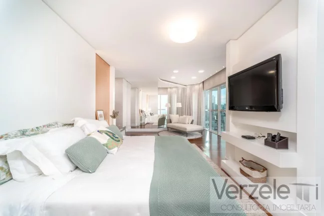 Imagem Cobertura para Venda em Balneário Camboriú / SC no bairro Centro