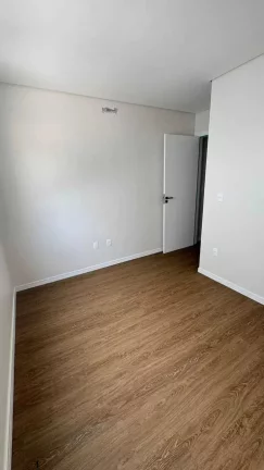Imagem Geminado com 3 dormitórios sendo 1 suíte e 2 vagas de garagem Boa Vista | Joinville/SC