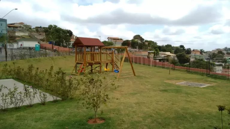 Imagem PLAYGROUND+VAGA DE GARAGEM COBERTA E DEMARCADA+CHURRASQUEIRA+PORTARIA 24H
