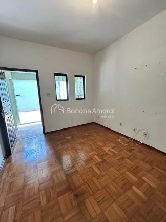 Imagem Excelente oportunidade em uma das regiões mais desejadas da cidade!
Terreno de 330 m², casa reform...