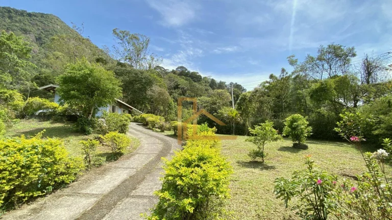Imagem Casa linear com 4 dormitórios à venda, 156 m² - Granja Guarani - Teresópolis/RJ