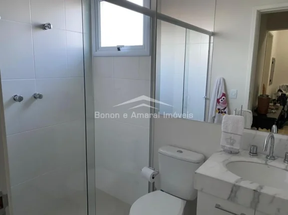 Imagem São 3 dormitórios sendo uma suíte, todos os quartos com ar condicionado.
3 banheiros, 2 salas, 2 ...