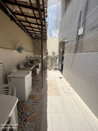 Imagem Casa à Venda em Rua Pública no Bairro 18 do Forte - Confira os Detalhes!