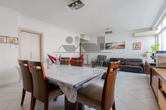 Imagem Apartamento na Avenida Angélica com 3 dormitórios (1 suíte) e 1 vaga, 196m²