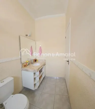 Imagem Casa incrível em condomínio fechado, com 3 quartos, sendo 2 suítes, e um ambiente perfeito para o...