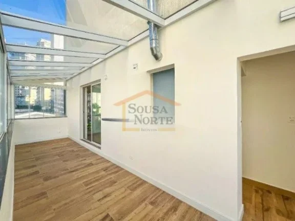 Imagem Apartamento de 188m², reformado, com 3 dormitórios sendo 2 suítes e 1 vaga de garagem. Possui sal...