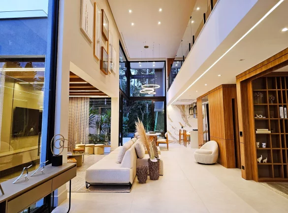 Imagem Casa de Luxo à Venda em Riviera de São Lourenço Módulo 16: 5 Quartos, 5 Suítes, 3 Salas, 4 Vagas de Garagem, 390,56 m².