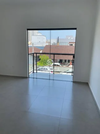 Imagem Sobrado em Baln. Piçarras novo 100 metros da Praia