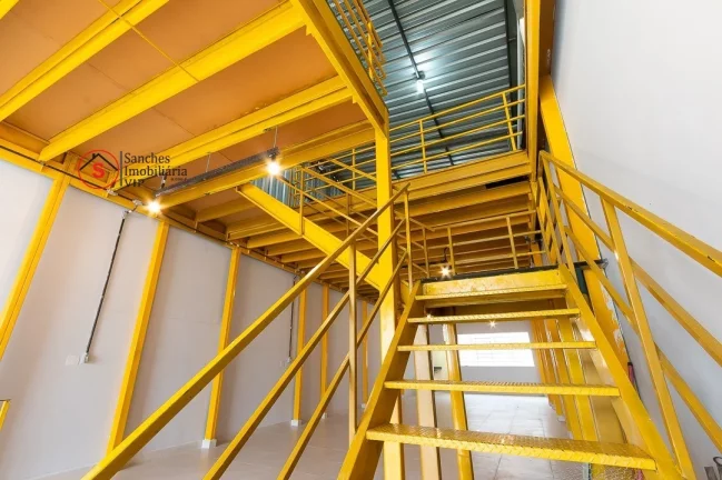 Imagem GALPÃO PARA ALUGAR NA MOOCA, 300 METROS, FORÇA TRIFÁSICA. COM RECEPÇÃO, COPA E BANHEIRO.