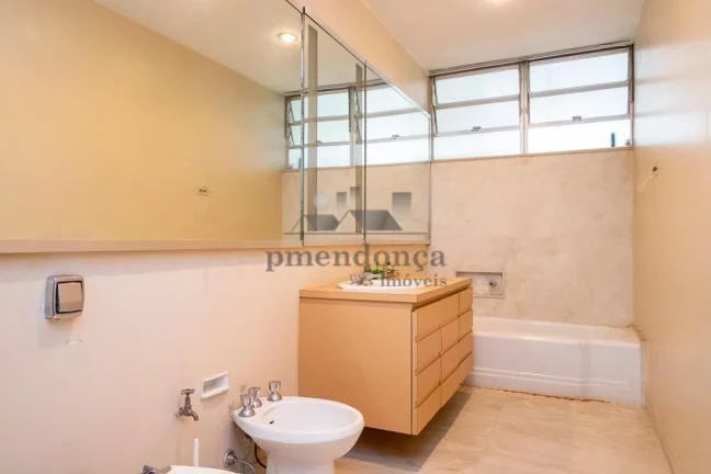 Imagem Apartamento à venda em Higienópolis com 03 quartos sendo 01 suíte e 02 vagas, 310m²
