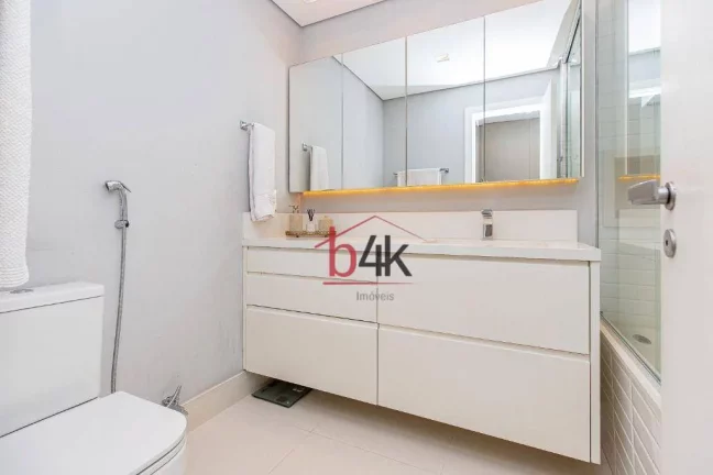 Imagem Apartamento à Venda Reformado de 171m² na Av. Washington Luíz - Alto da Boa Vista.