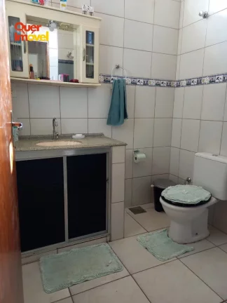 Imagem Imperdível oportunidade de casa à venda em Ribeirão Preto-SP, bairro Parque Residencial Cândido Portinari: 3 quartos, 2 salas, 2 banheiros, 4 vagas de garagem e 290m²!