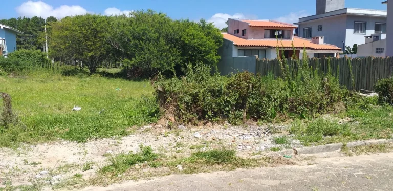 Imagem Terreno à venda em Garopaba-SC, no bairro Pinguirito, com 265,00 m² - Imperdível!