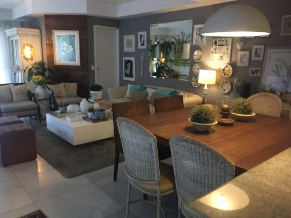 Imagem Excelente casa com marina privativa em Balneário Camboriú