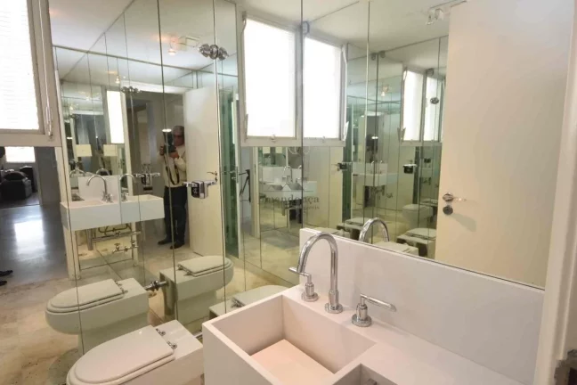 Imagem Apartamento em Ã³timas condiÃ§Ãµes com iluminaÃ§Ã£o natural e janelas em todos os ambiente...