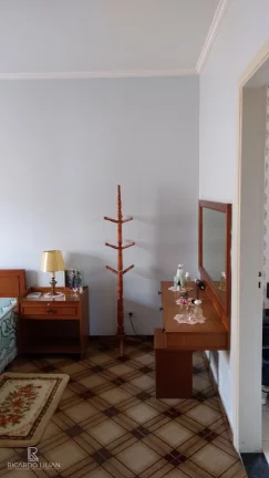 Imagem "Espetacular Casa Térrea na Vila Rosália, Guarulhos: Um Oásis Junto ao Lago dos Patos!"