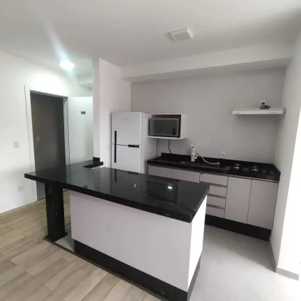 Imagem Apartamento mobiliado com 3 dormitórios sendo 1 suíte e 1 vaga de garagem no Centro de Joinville
