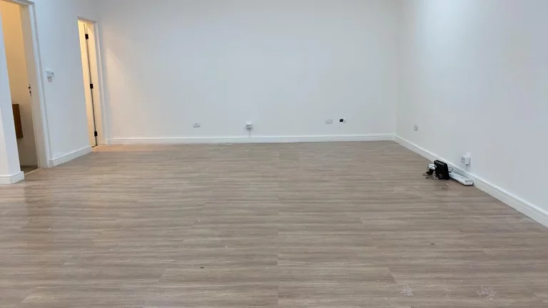 Imagem Sala Comercial para Locação em Barueri / SP no bairro Condomínio Centro Comercial Alphaville