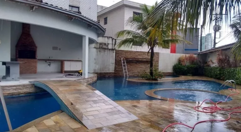 Imagem CASA COM 132 m² - FORTE - PRAIA GRANDE SP