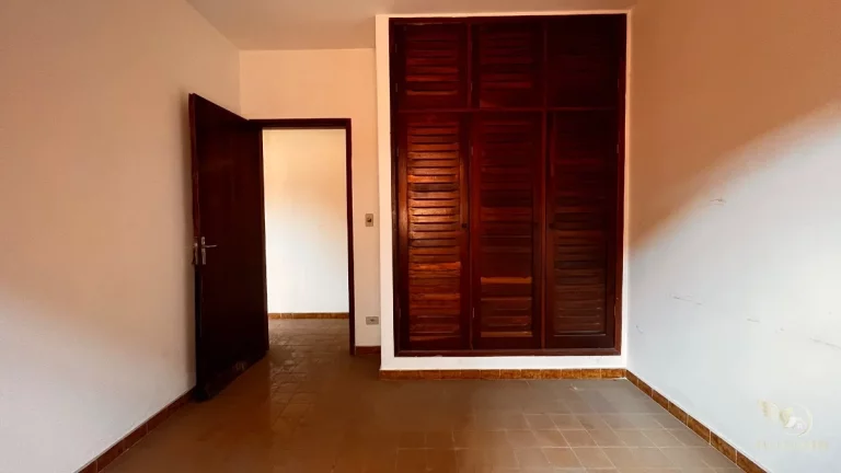 Imagem CASA À VENDA COM 4 DORMITÓRIOS NO CENTRO DE UBATUBA- SÃO PAULO