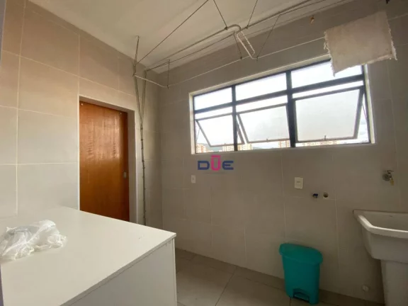 Imagem Apartamento com 3 dormitórios à venda, 134 m² por R$ 950.000,00 - Pompéia - Santos/SP